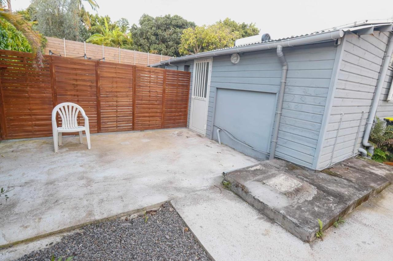 L'Avocat 1 Avec Piscine Chauffee Et Jacuzzi A Partager Villa Le Tampon Exterior photo